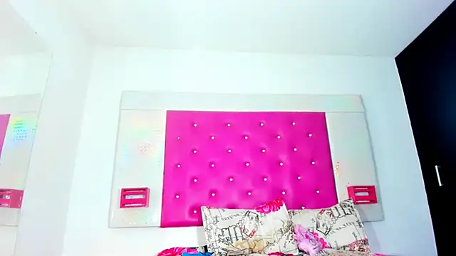 Snapshot of Grace_Evansx_ chatting on 02/11/25, 10:50 Grace Evansx  online show from 02/11/25, 10:50