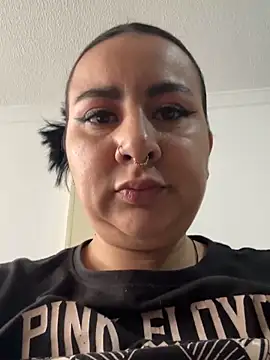 Abril Luv online show from 02/02/26, 01:21