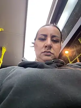 Abril Luv online show from 02/10/26, 01:10