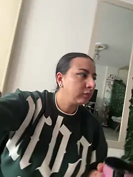 Snapshot of Abril_Luv chatting on 03/03/26, 01:28 Abril Luv online show from 03/03/26, 01:28