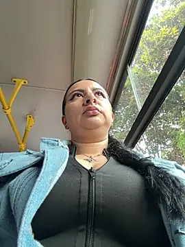 Snapshot of Abril_Luv chatting on 03/05/26, 12:12 Abril Luv online show from 03/05/26, 12:12