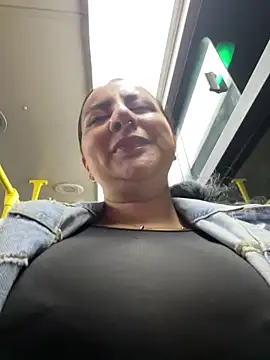 Snapshot of Abril_Luv chatting on 03/12/26, 12:39 Abril Luv online show from 03/12/26, 12:39