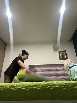 Snapshot of Abril_Luv chatting on 03/16/26, 01:11 Abril Luv online show from 03/16/26, 01:11