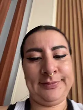 Snapshot of Abril_Luv chatting on 03/24/26, 01:27 Abril Luv online show from 03/24/26, 01:27