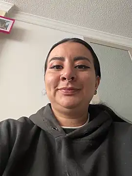 Snapshot of Abril_Luv chatting on 03/25/26, 01:50 Abril Luv online show from 03/25/26, 01:50