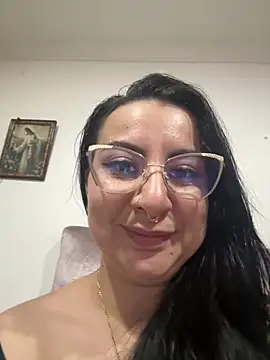 Snapshot of Abril_Luv chatting on 03/28/26, 02:00 Abril Luv online show from 03/28/26, 02:00