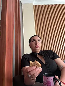 Snapshot of Abril_Luv chatting on 04/01/26, 01:01 Abril Luv online show from 04/01/26, 01:01