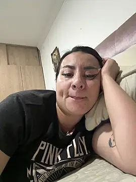 Snapshot of Abril_Luv chatting on 04/07/26, 02:34 Abril Luv online show from 04/07/26, 02:34