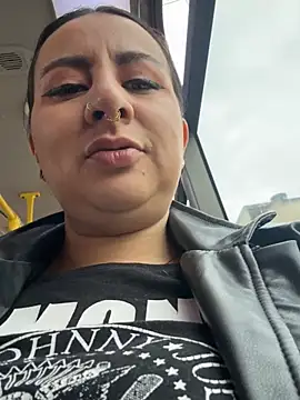 Snapshot of Abril_Luv chatting on 04/08/26, 12:16 Abril Luv online show from 04/08/26, 12:16