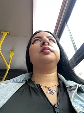 Snapshot of Abril_Luv chatting on 04/10/26, 12:10 Abril Luv online show from 04/10/26, 12:10