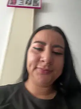 Snapshot of Abril_Luv chatting on 04/13/26, 01:16 Abril Luv online show from 04/13/26, 01:16