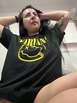 Snapshot of Abril_Luv chatting on 04/15/26, 01:12 Abril Luv online show from 04/15/26, 01:12