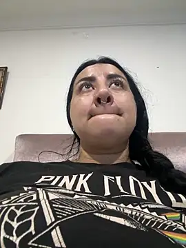 Abril Luv online show from 05/18/26, 01:13