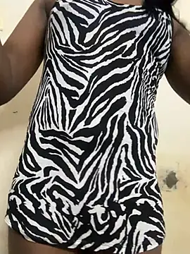 Snapshot of Femcrossy chatting on 02/04/25, 06:27 Femcrossy online show from 02/04/25, 06:27