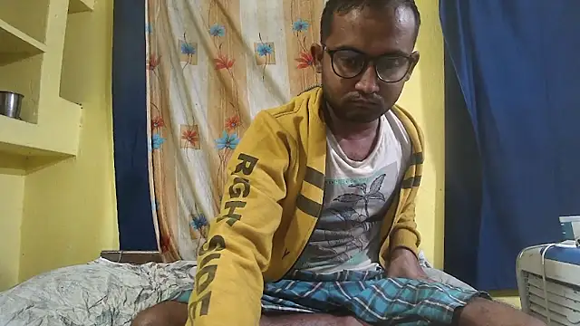 Snapshot of Cute_boy2000 chatting on 12/09/24, 12:56 Cute boy2000 online show from 12/09/24, 12:56