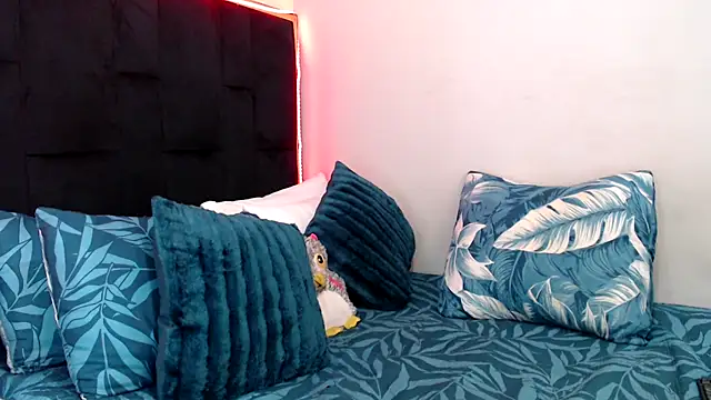 Snapshot of CancerGodessX chatting on 10/10/25, 07:29 CancerGodessX online show from 10/10/25, 07:29