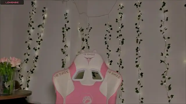 Snapshot of Amelia_Lein chatting on 12/01/25, 12:15 Amelia Lein online show from 12/01/25, 12:15