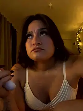 Snapshot of LuceroRm chatting on 01/10/26, 04:36 LuceroRm online show from 01/10/26, 04:36