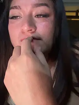 Snapshot of LuceroRm chatting on 02/03/26, 06:40 LuceroRm online show from 02/03/26, 06:40