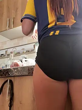 Snapshot of LuceroRm chatting on 02/19/26, 06:59 LuceroRm online show from 02/19/26, 06:59