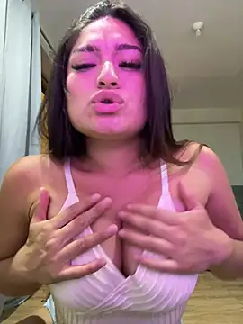 Snapshot of LuceroRm chatting on 03/03/26, 05:57 LuceroRm online show from 03/03/26, 05:57