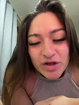 Snapshot of LuceroRm chatting on 03/24/26, 06:07 LuceroRm online show from 03/24/26, 06:07