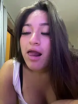 Snapshot of LuceroRm chatting on 03/28/26, 06:24 LuceroRm online show from 03/28/26, 06:24