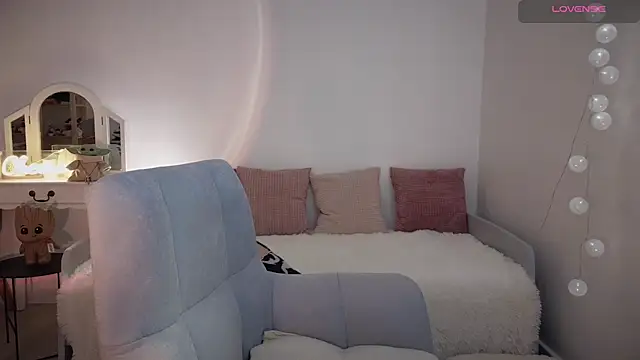 Snapshot of ImKeira chatting on 10/04/25, 07:34 ImKeira online show from 10/04/25, 07:34