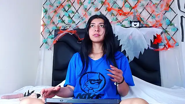 EmmaWilliamss online show from 10/14/25, 03:35