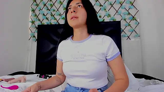 EmmaWilliamss online show from 05/20/26, 03:40