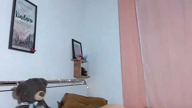 Snapshot of nickyCollins chatting on 02/15/25, 08:33 nickyCollins online show from 02/15/25, 08:33