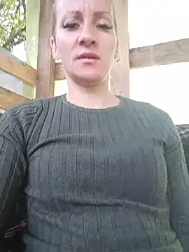 Snapshot of ulika1989 chatting on 05/22/26, 01:39 ulika1989 online show from 05/22/26, 01:39