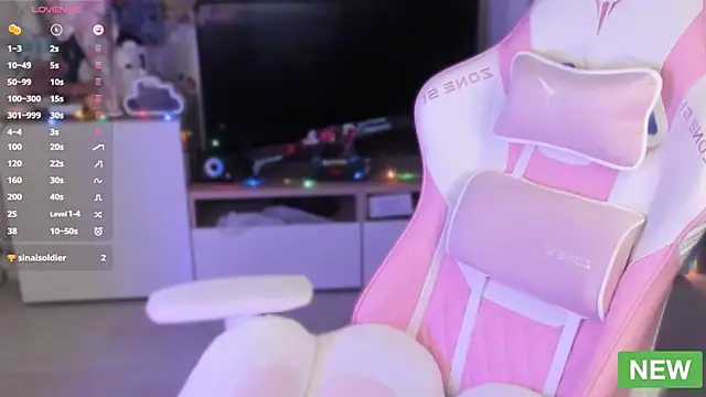 Snapshot of TwixiPixxie chatting on 12/15/24, 08:58 TwixiPixxie online show from 12/15/24, 08:58