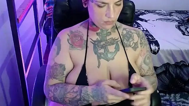 VampGirl1 online show from 02/07/25, 10:09