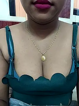 Snapshot of ANGE-MOU chatting on 09/12/25, 01:38 ANGE-MOU online show from 09/12/25, 01:38