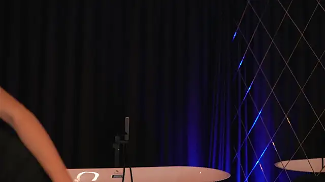 EllenKarter online show from 01/18/25, 09:24