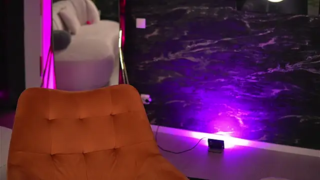 EllenKarter online show from 03/18/25, 06:57