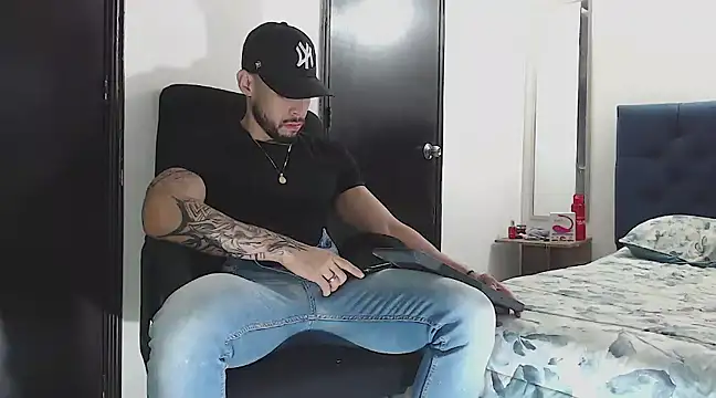 danielconor 26 online show from 12/27/24, 02:12