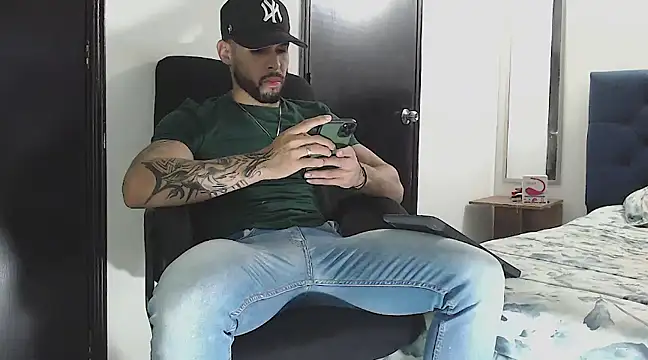 danielconor 26 online show from 12/28/24, 12:04