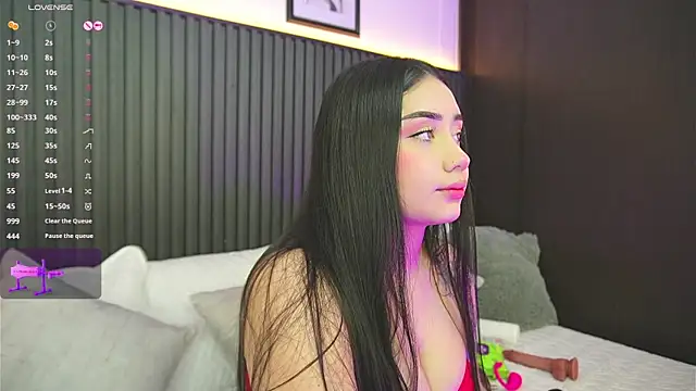 haylie  online show from 12/21/25, 02:41