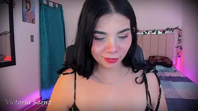 victoriaasaenz  online show from 12/14/25, 12:49