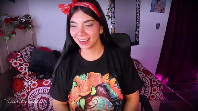 Snapshot of victoriaasaenz_ chatting on 06/04/26, 12:49 victoriaasaenz online show from 06/04/26, 12:49