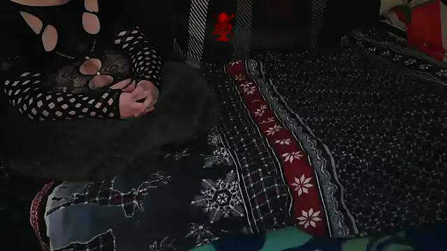 Snapshot of SussiundStrolch chatting on 01/01/25, 01:59 SussiundStrolch online show from 01/01/25, 01:59