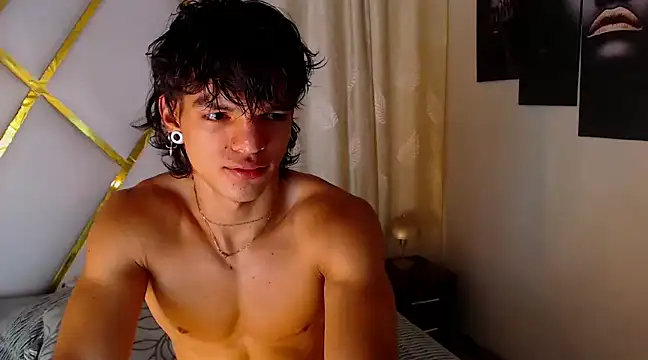Snapshot of AlbertBernal69 chatting on 02/11/25, 08:58 AlbertBernal69 online show from 02/11/25, 08:58