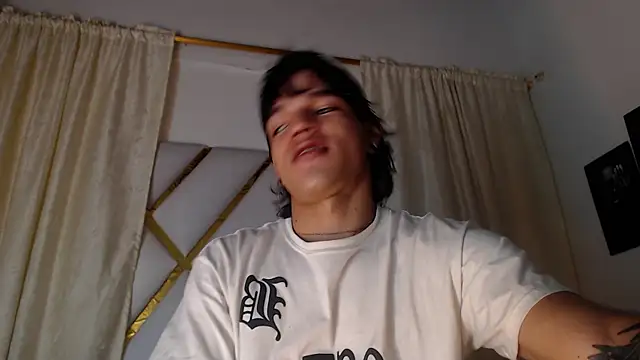 Snapshot of AlbertBernal69 chatting on 02/12/25, 08:27 AlbertBernal69 online show from 02/12/25, 08:27
