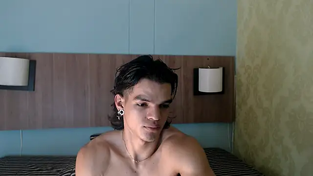 Snapshot of AlbertBernal69 chatting on 02/20/25, 09:00 AlbertBernal69 online show from 02/20/25, 09:00