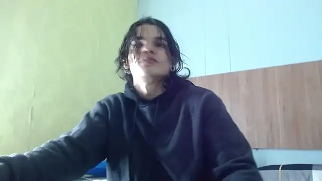 Snapshot of AlbertBernal69 chatting on 10/07/25, 03:14 AlbertBernal69 online show from 10/07/25, 03:14