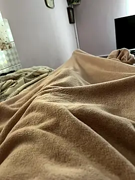 Snapshot of mihaixxx1 chatting on 10/29/25, 01:46 mihaixxx1 online show from 10/29/25, 01:46