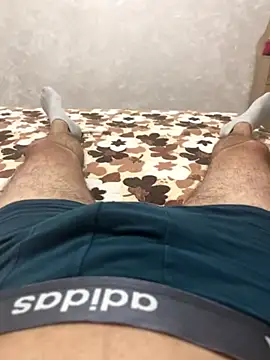 Snapshot of mihaixxx1 chatting on 11/19/25, 05:13 mihaixxx1 online show from 11/19/25, 05:13