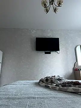 Snapshot of mihaixxx1 chatting on 11/21/25, 01:43 mihaixxx1 online show from 11/21/25, 01:43